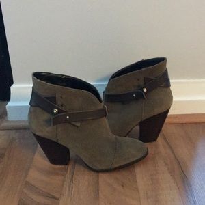 Sole Society “Skylar” booties Sz 7